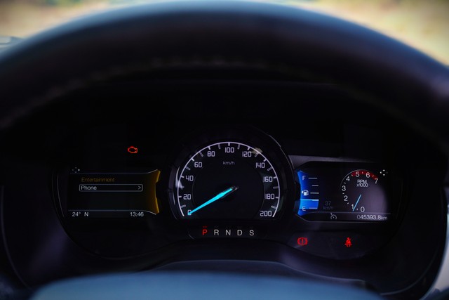 Second-hand 2020 Ford Endeavour Titanium 4X2 AT for sale in Kolkata-11