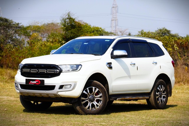 Second-hand 2020 Ford Endeavour Titanium 4X2 AT for sale in Kolkata-7