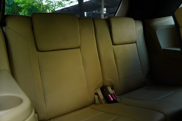 Second-hand 2018 Ford Endeavour 3.2 Titanium AT 4X4 for sale in Kolkata-10