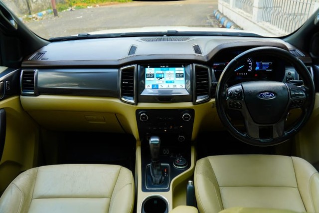 Second-hand 2018 Ford Endeavour 3.2 Titanium AT 4X4 for sale in Kolkata-12