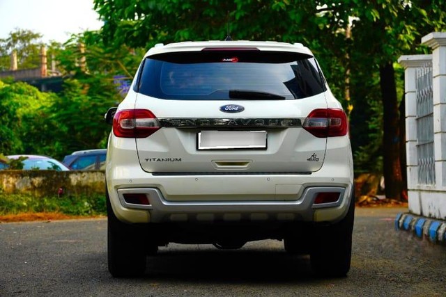 Second-hand 2018 Ford Endeavour 3.2 Titanium AT 4X4 for sale in Kolkata-2