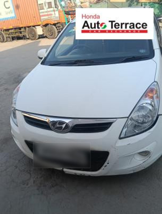Hyundai i20 Sportz 1.2 Second-hand 2011 Hyundai i20 Sportz 1.2 for sale in Varanasi-0