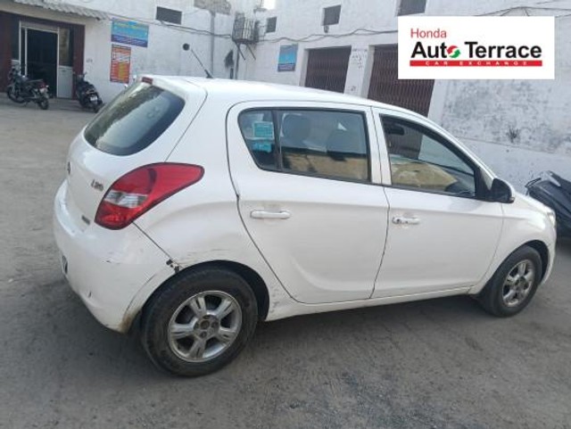 Hyundai i20 Sportz 1.2 Second-hand 2011 Hyundai i20 Sportz 1.2 for sale in Varanasi-2