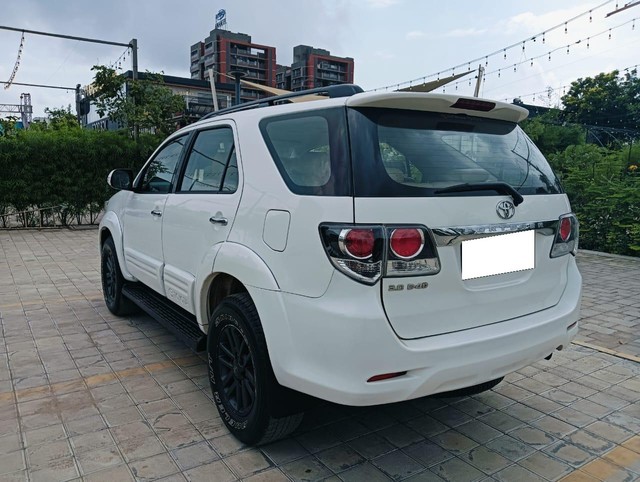 Second-hand 2015 Toyota Fortuner 4x2 Manual for sale in Ahmedabad-9