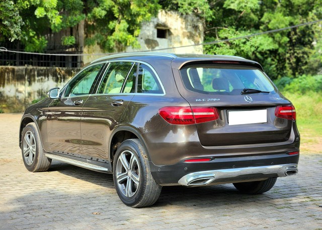 Second-hand 2016 Mercedes-Benz GLC 220d 4MATIC Sport for sale in New Delhi-9