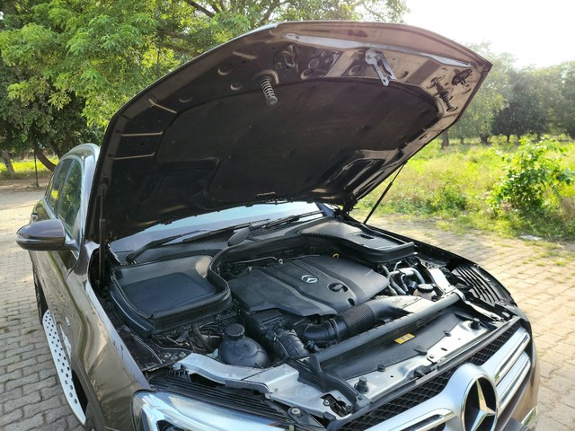 Second-hand 2016 Mercedes-Benz GLC 220d 4MATIC Sport for sale in New Delhi-29