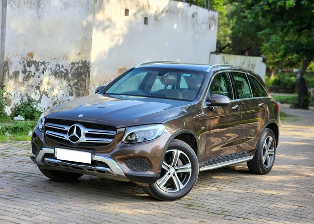 Second-hand 2016 Mercedes-Benz GLC 220d 4MATIC Sport for sale in New Delhi-27