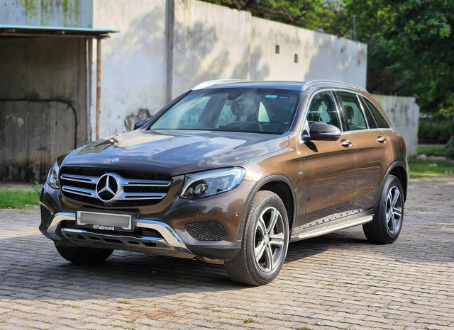 Second-hand 2016 Mercedes-Benz GLC 220d 4MATIC Sport for sale in New Delhi-4