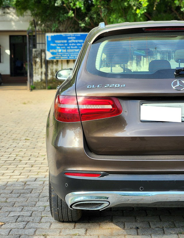 Second-hand 2016 Mercedes-Benz GLC 220d 4MATIC Sport for sale in New Delhi-11