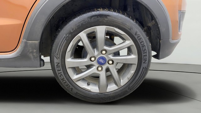 Second-hand 2018 Ford Freestyle Titanium Petrol BSIV for sale in Chennai-29