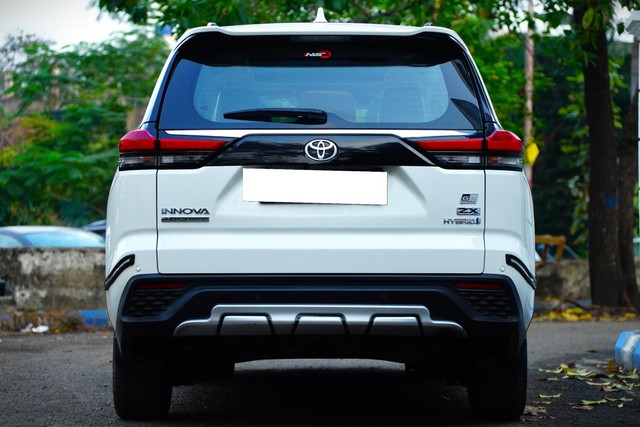 Toyota Innova Hycross ZX Hybrid Second-hand 2023 Toyota Innova Hycross ZX Hybrid for sale in Kolkata-2