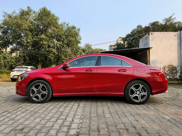 Second-hand 2016 Mercedes-Benz CLA 200 Sport Edition for sale in New Delhi-3