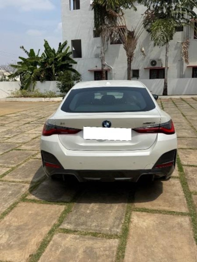 BMW i4 eDrive35 M Sport - Photo 4