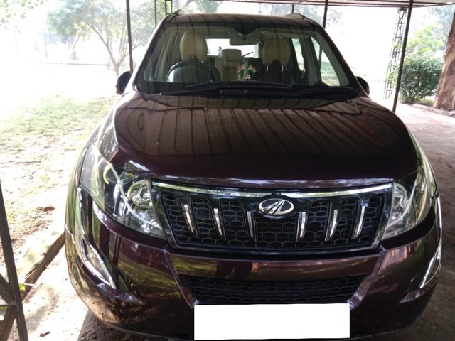Second-hand 2018 Mahindra XUV500 W6 2WD for sale in Faridabad-3