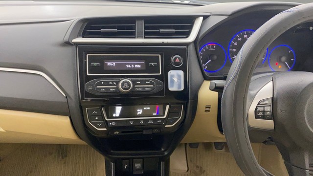 Second-hand 2017 Honda Amaze S Petrol BSIV for sale in Ahmedabad-3