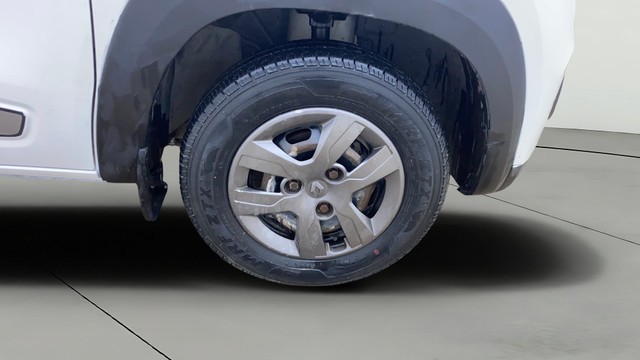 Second-hand 2016 Renault KWID RXT for sale in Ahmedabad-23