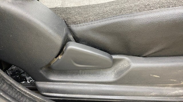 Second-hand 2016 Renault KWID RXT for sale in Ahmedabad-18