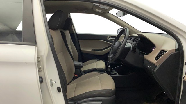 Second-hand 2016 Hyundai i20 Asta Option 1.2 for sale in Kochi-15