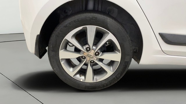 Second-hand 2016 Hyundai i20 Asta Option 1.2 for sale in Kochi-25