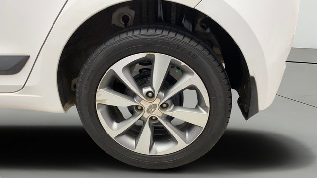 Second-hand 2016 Hyundai i20 Asta Option 1.2 for sale in Kochi-27