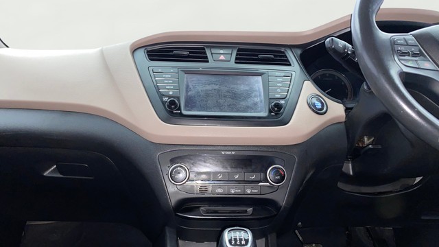 Second-hand 2016 Hyundai i20 Asta Option 1.2 for sale in Kochi-22