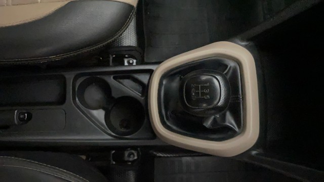 Second-hand 2015 Hyundai Grand i10 Era for sale in Kochi-13