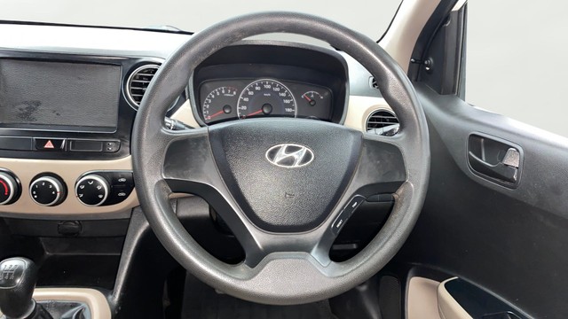 Second-hand 2015 Hyundai Grand i10 Era for sale in Kochi-12