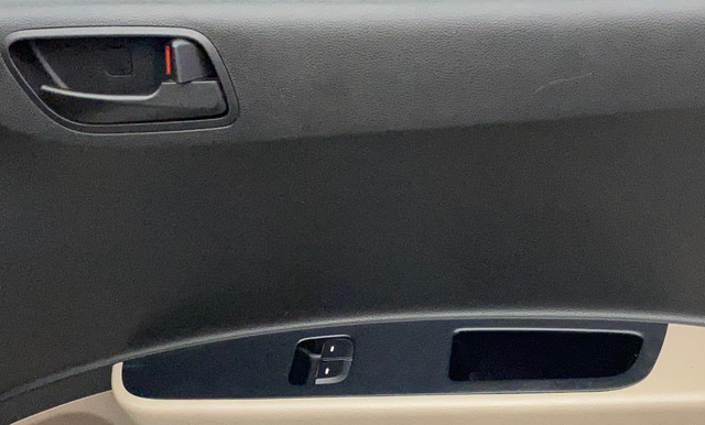 Second-hand 2015 Hyundai Grand i10 Era for sale in Kochi-17