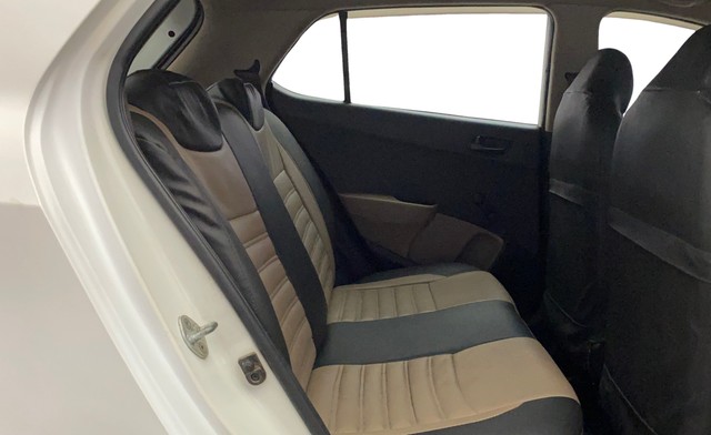 Second-hand 2015 Hyundai Grand i10 Era for sale in Kochi-16