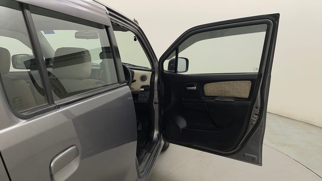 Second-hand 2017 Maruti Suzuki Wagon R VXI AT for sale in Mysore-16