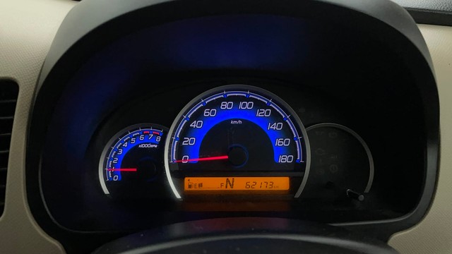 Second-hand 2017 Maruti Suzuki Wagon R VXI AT for sale in Mysore-13