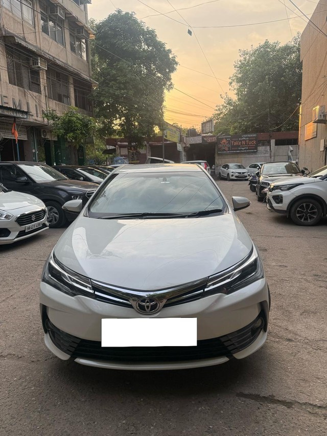 Second-hand 2018 Toyota Corolla Altis 1.8 GL for sale in New Delhi-4