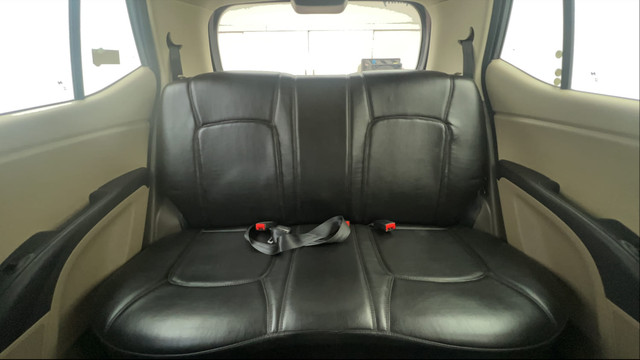 Second-hand 2014 Hyundai i10 Magna 1.1 for sale in Ahmedabad-39