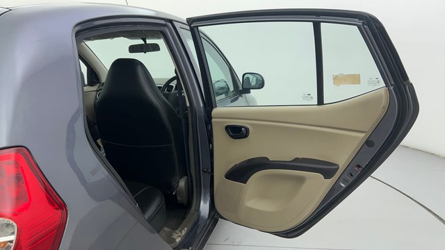 Second-hand 2014 Hyundai i10 Magna 1.1 for sale in Ahmedabad-25