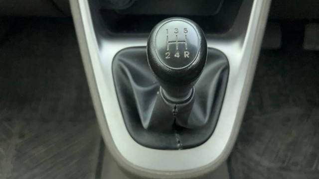 Second-hand 2014 Hyundai i10 Magna 1.1 for sale in Ahmedabad-12