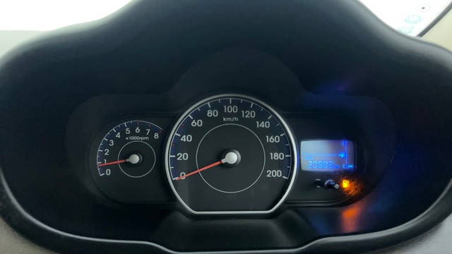 Second-hand 2014 Hyundai i10 Magna 1.1 for sale in Ahmedabad-13