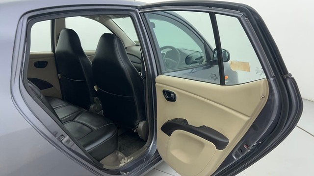 Second-hand 2014 Hyundai i10 Magna 1.1 for sale in Ahmedabad-23