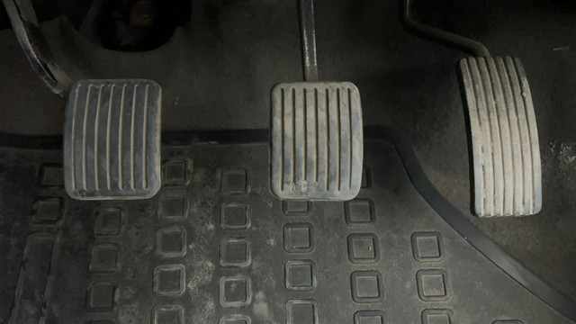 Second-hand 2014 Hyundai i10 Magna 1.1 for sale in Ahmedabad-14