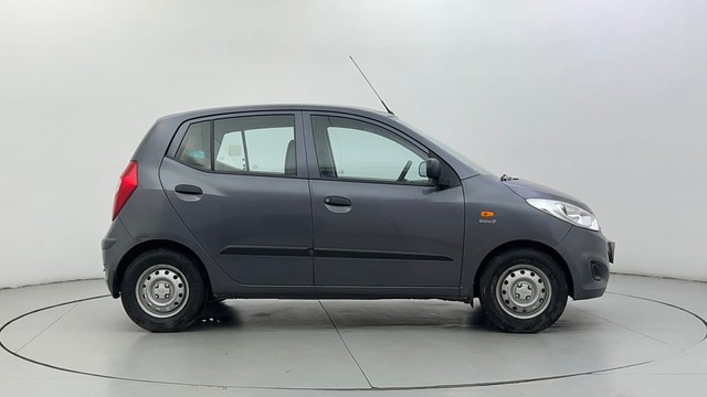 Second-hand 2014 Hyundai i10 Magna 1.1 for sale in Ahmedabad-2