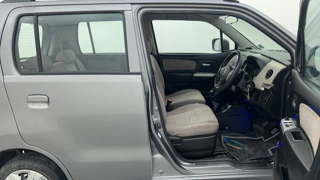 Second-hand 2015 Maruti Suzuki Wagon R VXI for sale in Ahmedabad-15