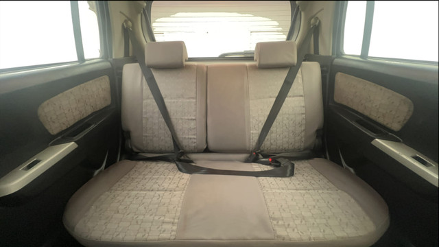 Second-hand 2015 Maruti Suzuki Wagon R VXI for sale in Ahmedabad-28