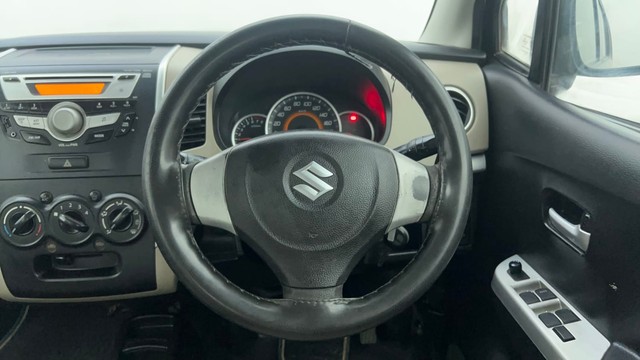 Second-hand 2015 Maruti Suzuki Wagon R VXI for sale in Ahmedabad-38