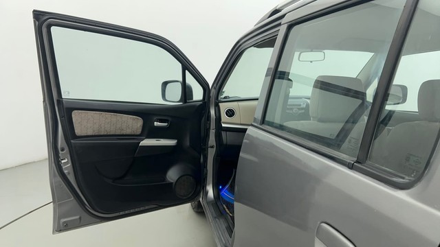 Second-hand 2015 Maruti Suzuki Wagon R VXI for sale in Ahmedabad-26