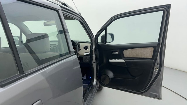 Second-hand 2015 Maruti Suzuki Wagon R VXI for sale in Ahmedabad-16