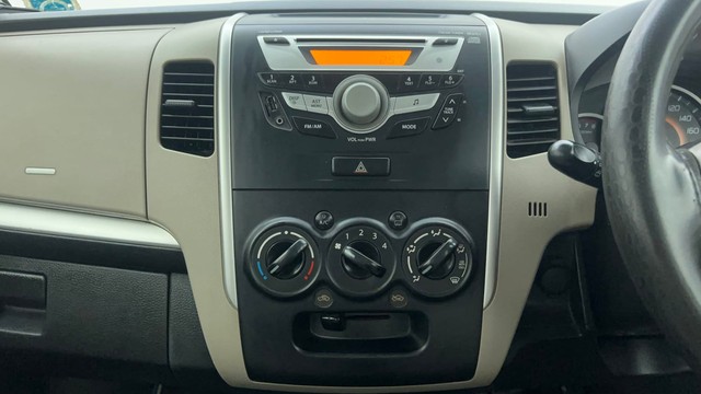 Second-hand 2015 Maruti Suzuki Wagon R VXI for sale in Ahmedabad-36