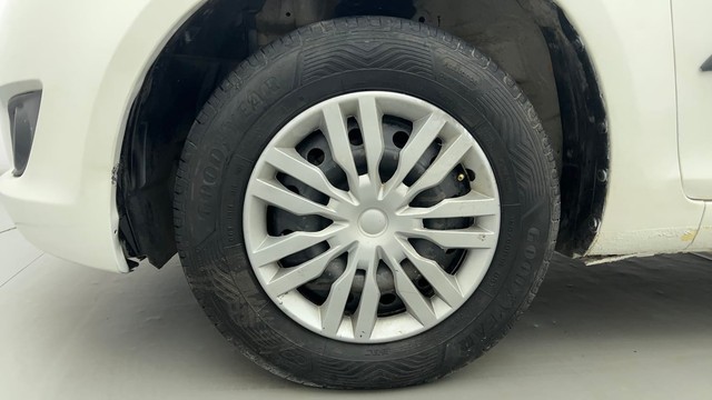 Second-hand 2013 Maruti Suzuki Swift VXI for sale in Ahmedabad-20