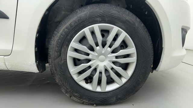 Second-hand 2013 Maruti Suzuki Swift VXI for sale in Ahmedabad-17