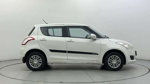 Second-hand 2013 Maruti Suzuki Swift VXI for sale in Ahmedabad-2