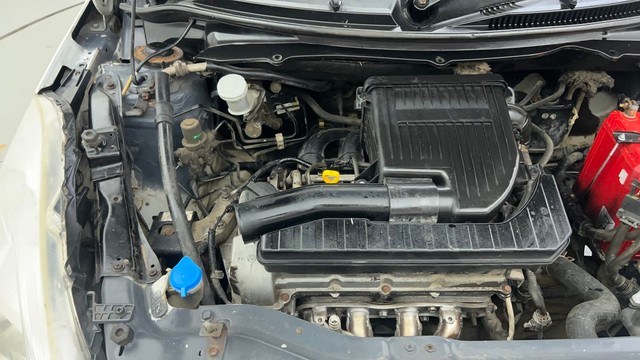 Second-hand 2013 Maruti Suzuki Swift VXI for sale in Ahmedabad-37