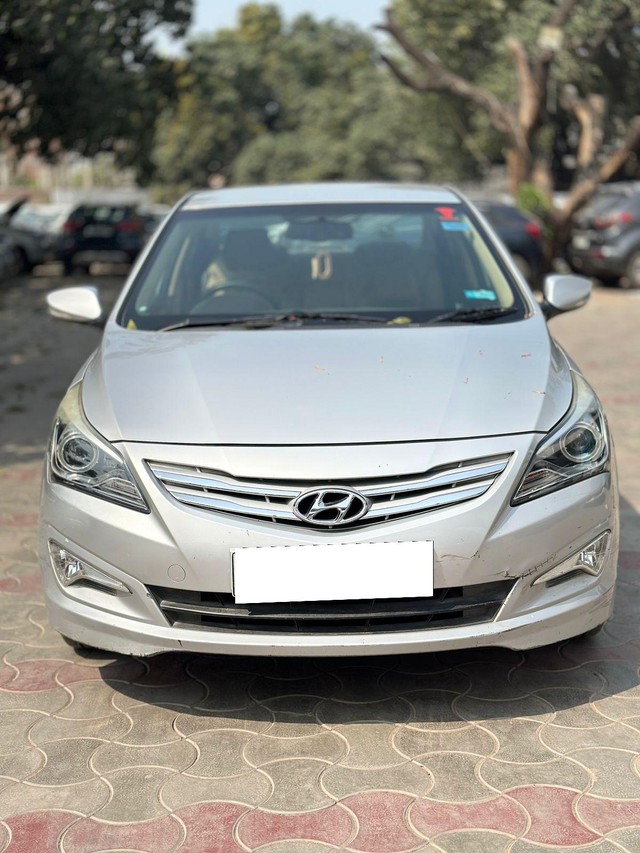 Hyundai Verna 1.6 SX VTVT Second-hand 2017 Hyundai Verna 1.6 SX VTVT for sale in Lucknow-4